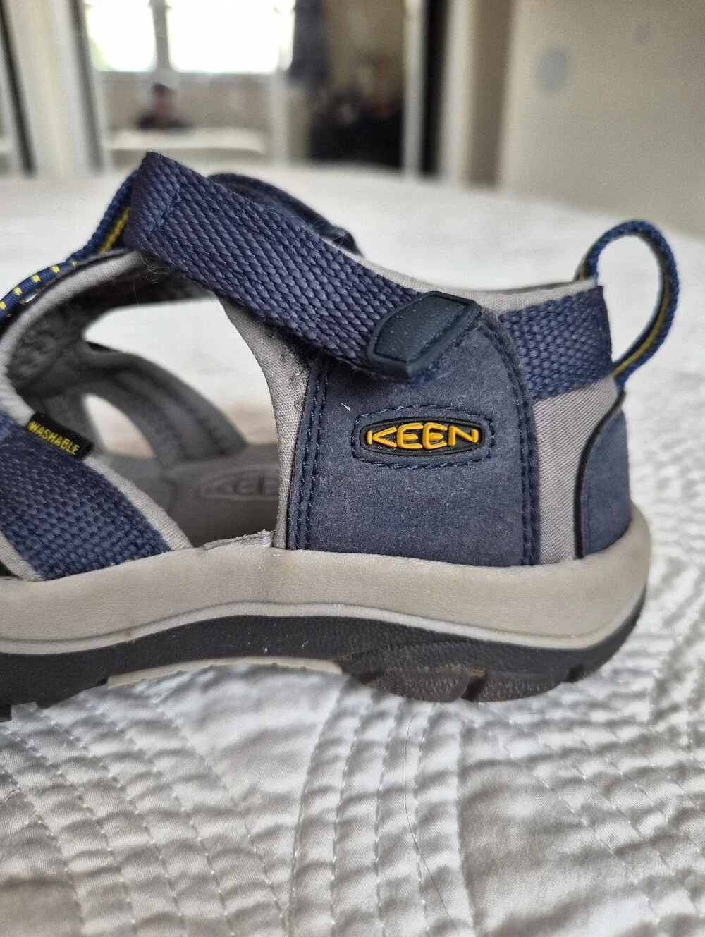 VGUC Keen Venice H2 Kid Navy Grey Boys 13 Waterproof